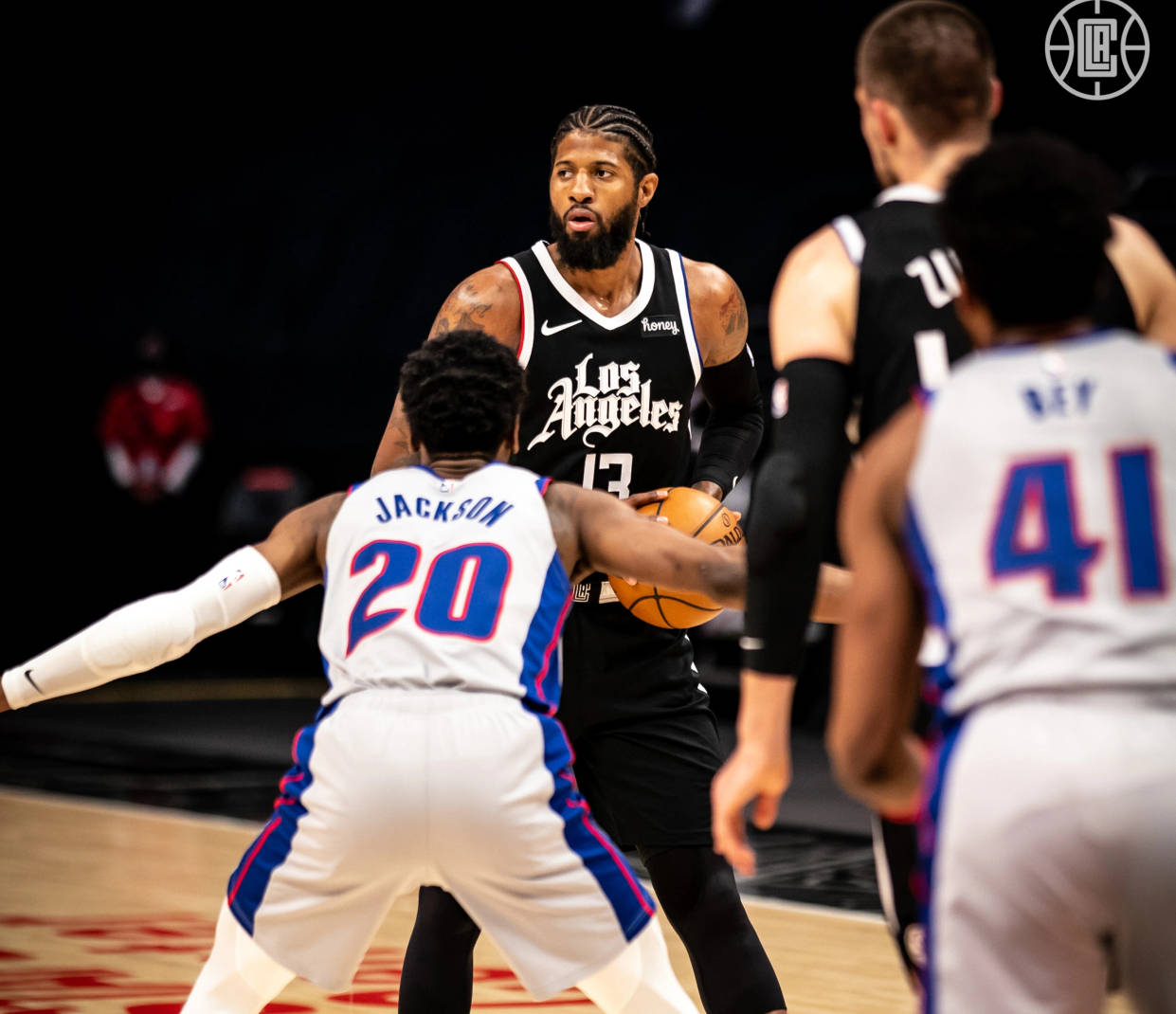 加斯佩里尼谈被罚下：我是正常的抗议动作，可能四官想成焦点（加斯佩里尼谈红牌：我只是正常抗议，或第四官员想抢镜）