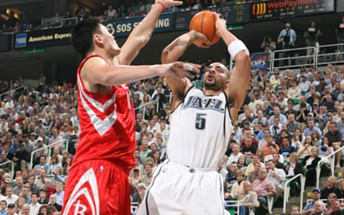 奎因成为鹈鹕队史第二位单节砍20分+5助攻的球员（奎因单节20分5助攻，成鹈鹕队史第二人）