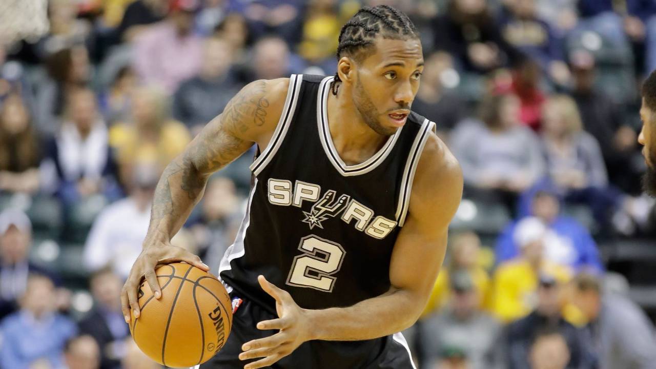 孙兴慜结束十年热刺生涯，当之无愧亚洲一哥（孙兴慜告别热刺十年征程，亚洲一哥实至名归）