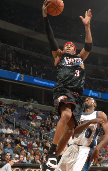 伦纳德24中15空砍赛季新高39分，仍未能带队取胜（伦纳德24投15中轰赛季新高39分仍难救主，球队无奈败北）