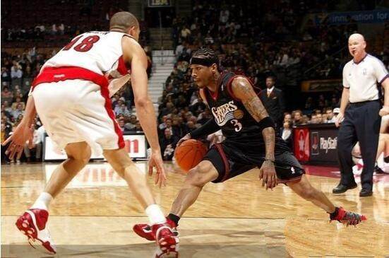 小蜘蛛未获最佳前锋提名，冈萨雷斯晒照：显然他们什么都不懂（小蜘蛛无缘最佳前锋提名，冈萨雷斯晒照质疑：他们根本不懂球）