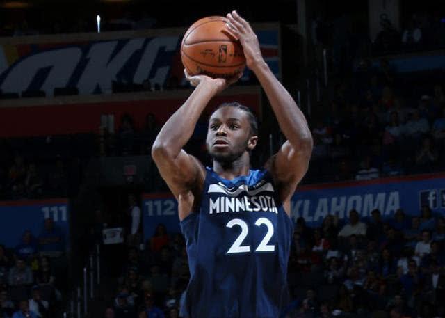 NBA球员交易及赛季影响分析（NBA球员交易对赛季格局的影响解析）