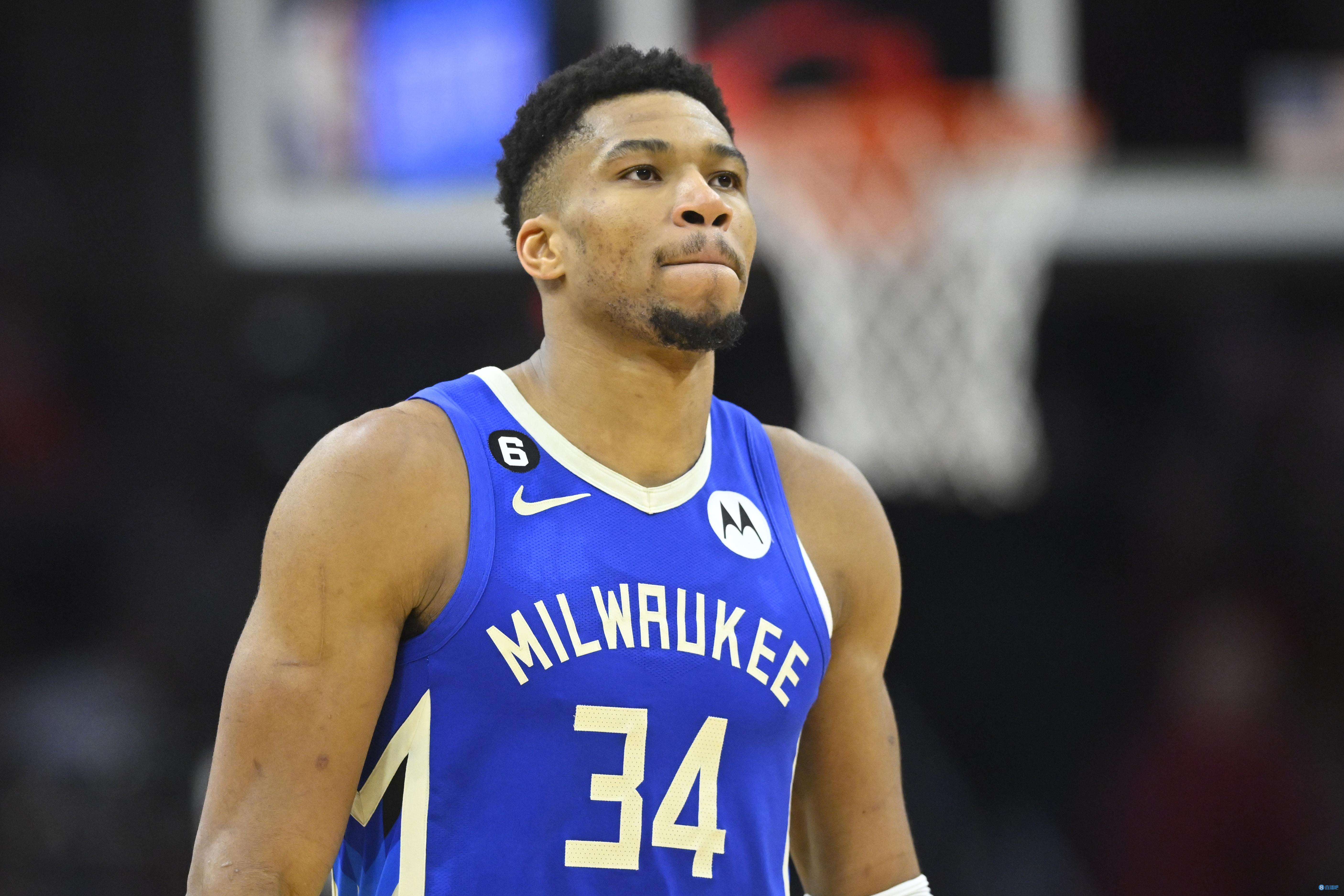 足球评论员如何分析比赛？（足球评论员怎样解读一场比赛？）