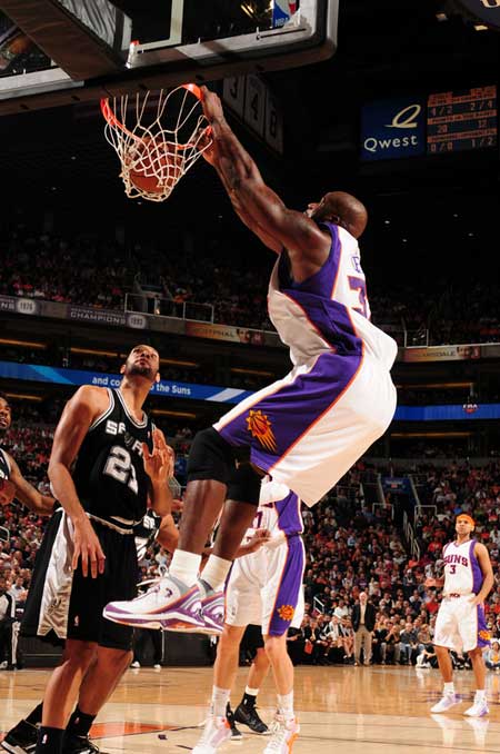 意甲周日赛事多维分析：拉齐奥主场争冠蓄力，博洛尼亚携黑马韧性迎考（意甲周日深度解读：拉齐奥主场蓄势冲冠，博洛尼亚以黑马韧性迎战）